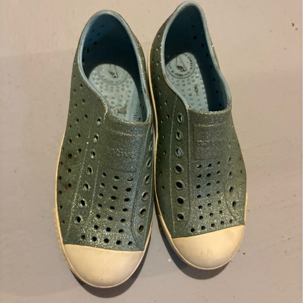 Native Kids Shoes in blue and White